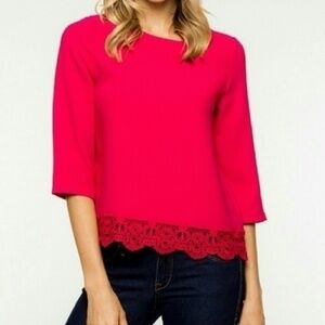 💕Beautiful rasberry lace trim top